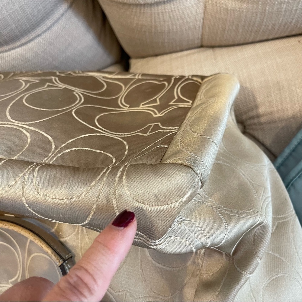 COACH Metallic Gold And Light khaki SIGNATURE Monogram TOTE Diaper Bag No strap - Picture 11 of 16